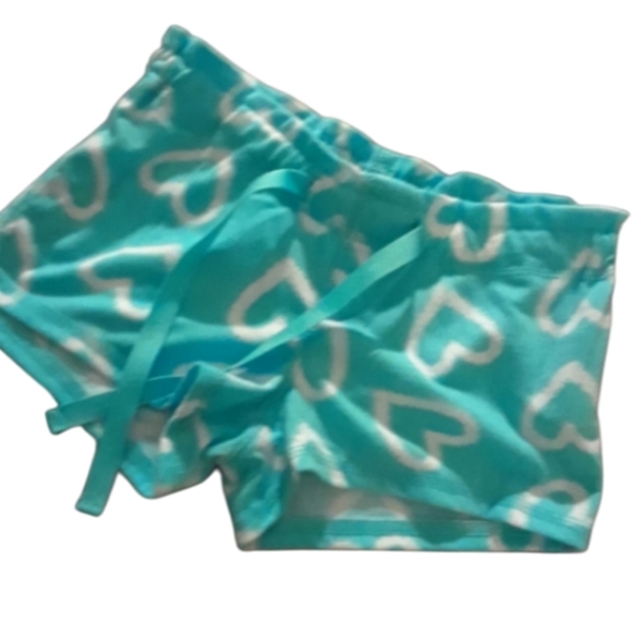 Size 6/7 girl heart stretchy waist shorts - Picture 1 of 8